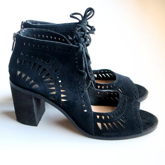 Vince Camuto Tarita Black Suede Laser Cut Lace Up Block Heel Bootie Shoes 6.5 - Picture 3 of 16